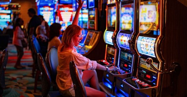 The Psychology of Slots, Why Do We Love Them?